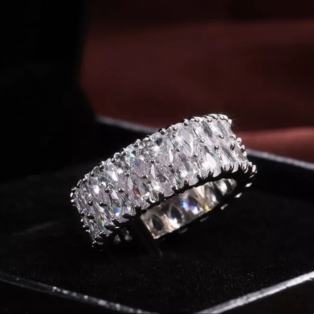 NEW ETERNITY 925 STERLING SILVER BAND RING, CUTE RING, SHINY RING. - Picture 6 of 6